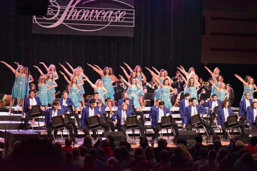 Sound performs “Happy Train” at the Totino Grace Show Choir Spectacular in Minneapolis from March 6-8. The group added a fresh element by dancing with chairs throughout the song.